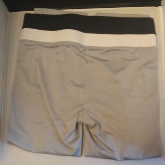 EUC Reebok Cropped Athletic Pants Size S - Picture 6 of 6